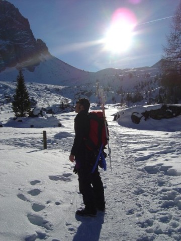 Di nuovo sulla sterrata della Val Venegia, a fondovalle.