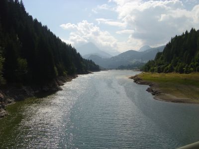 Lago di Centro Cadore, dal ponte di Domegge (m.750), verso Calalzo. 