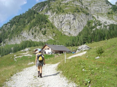 Eccola in lontanaza, Malga Tuglia.