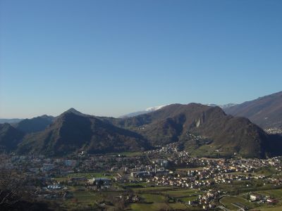 Vista mozzafiato su Vittorio Veneto, Monte Altare e Monte Baldo.