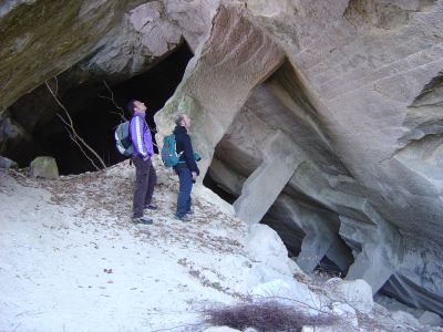 In osservazione presso una delle grotte in Costa di Fregona. Vengono alla mente alcune scene del Signore degli Anelli....