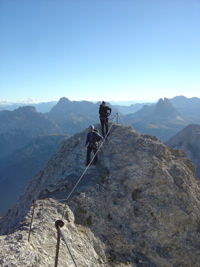 Percorso in cresta lungo la prima parte della Ferrata Dibona.