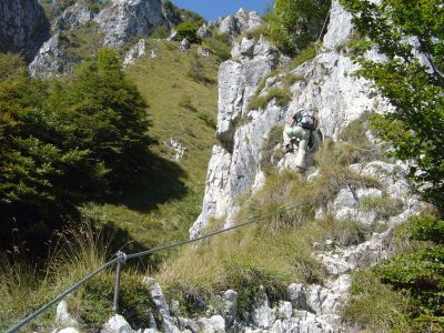 Ancora un ultimo tiro di ferrata, a breve si conclude il primo tratto della Ferrata Guzzella.