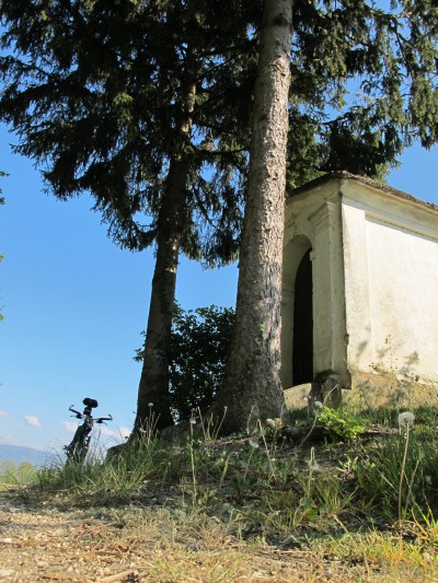 Il tempietto di San Giuseppe lungo Strada Cal Lunga ad Albina di Gaiarine.