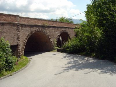 I tre archi visibili tra Cadola ed il lago di santa Croce. Da qui potrebbe partire una delle prossime escursioni esplorative.