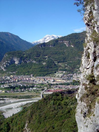 Longarone, fotografata dall'odierna strada che sale a Casso ed Erto.