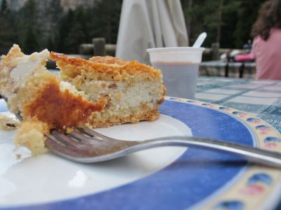 Eccoci all'atto conclusivo della giornata: dolce e caffè a malga Pian Pagnon. Meriterebbe una cena ma purtroppo per oggi abbiamo in programma di rientrare, sarà per la prossima!