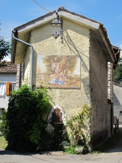 Un'immagine presa per le strade deserte di Cison di Valmarino.