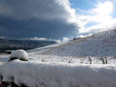 Scorcio finale su Le Rotte, agriturismo relativamente recente, vicino al quale sorge un altro gruppo di case Cimbre.