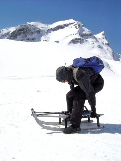 Si parte! Dalla cima fino al fondovalle (Grindelwald), in un'unica e ininterrotta pista per slittini. Kilometri di divertimento!