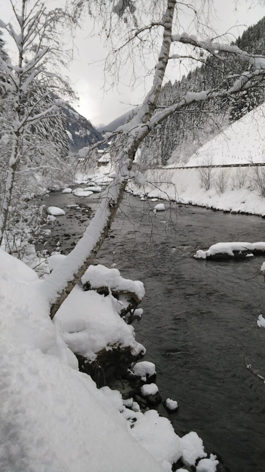 Altra vista sul torrente in Defereggental.